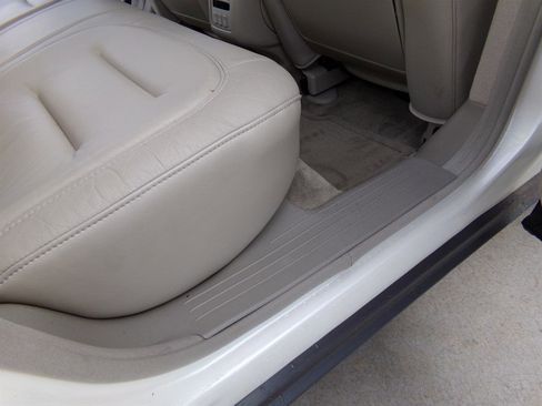 Used 2003 Cadillac De Ville Sedan w/ Comfort & Convenience Package image 66