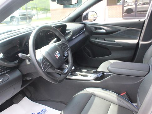 Used 2024 Buick Envista Sport Touring w/ Convenience I Package FWD image 12
