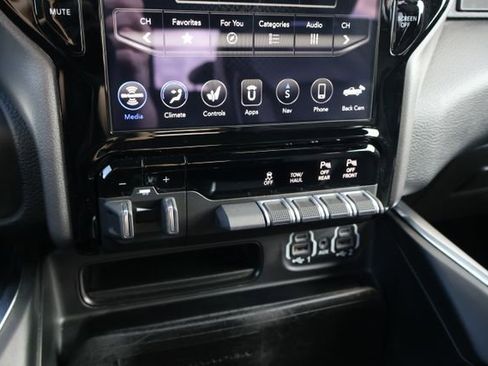 Used 2020 RAM 1500 Laramie AWD/4WD image 14