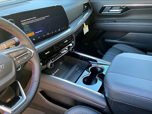 New 2026 Chevrolet Suburban RST w/ RST Capability Package AWD/4WD image 8