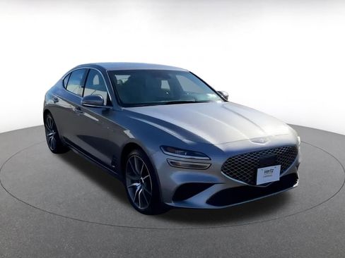 Used 2025 Genesis G70 2.5T image 3