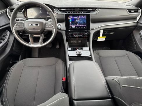 New 2025 Jeep Grand Cherokee L Laredo w/ Luxury Tech Group I image 15