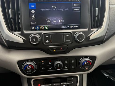 Used 2024 GMC Terrain SLT FWD image 14