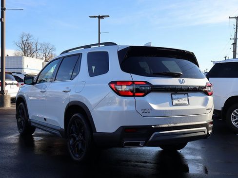 New 2025 Honda Pilot Touring image 5