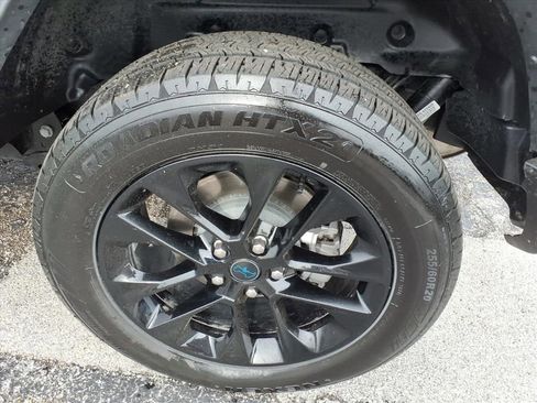 Certified 2025 Jeep Wrangler Unlimited Sahara AWD/4WD image 5