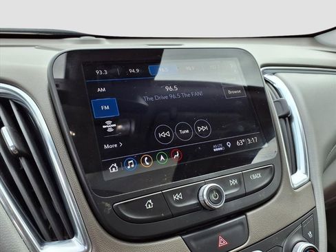 Used 2019 Chevrolet Malibu Premier w/ Sun and Wheel Package image 12