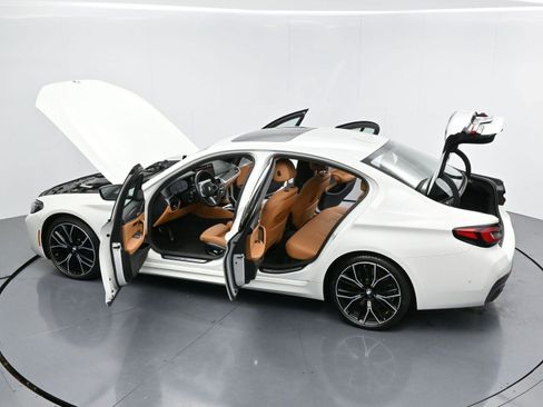 Used 2023 BMW 540i w/ M Sport Package image 40