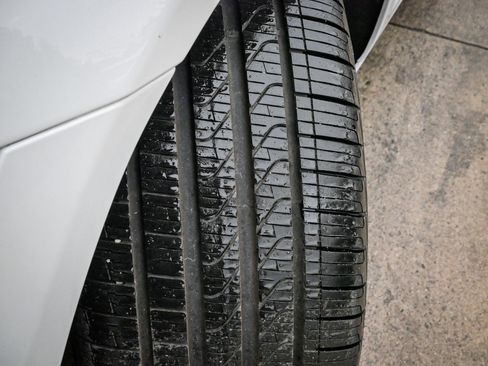 Used 2024 Jaguar XF R-Dynamic SE image 12