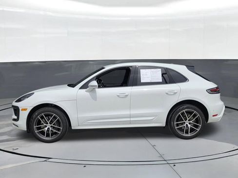 Certified 2025 Porsche Macan AWD/4WD image 2