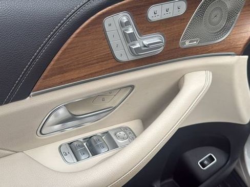 Used 2023 Mercedes-Benz GLS 450 4MATIC image 27