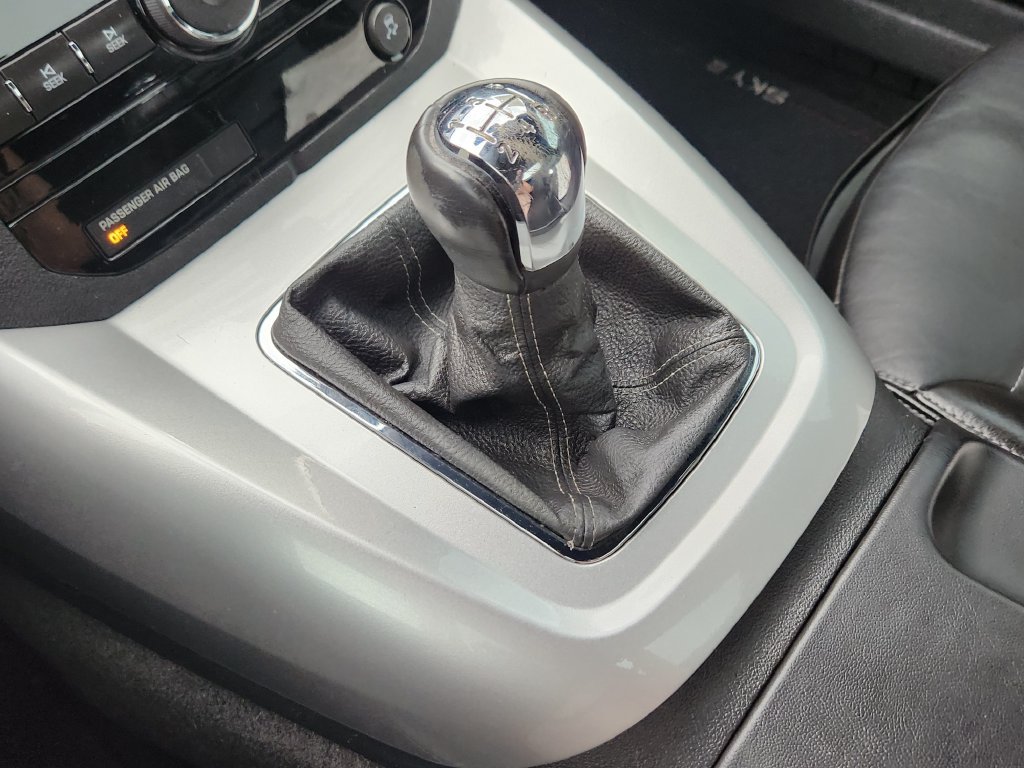 Used 2009 Saturn Sky Red Line RWD image 19