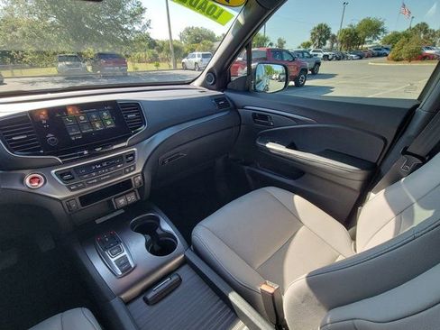 Used 2023 Honda Passport EX-L image 3
