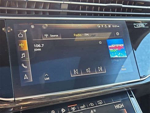 Used 2019 Audi Q8 Premium Plus w/ Premium Plus image 32