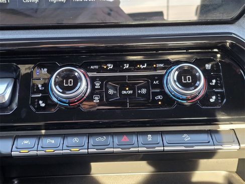 Used 2025 GMC Sierra 1500 AT4 image 15