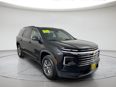 Used 2024 Chevrolet Traverse LT