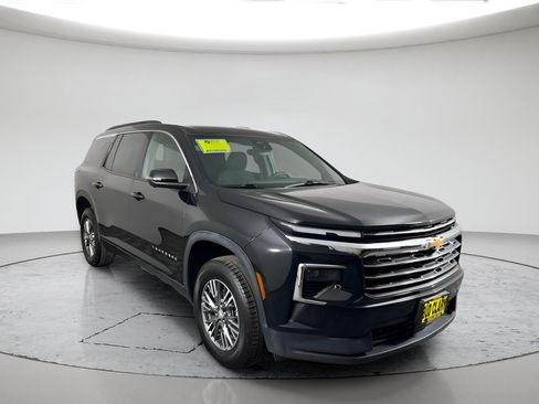 Used 2024 Chevrolet Traverse LT AWD/4WD image 1