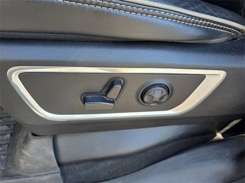 Used 2019 RAM 1500 Laramie image 31