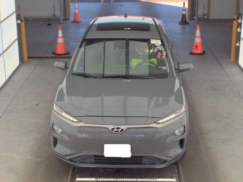Used 2021 Hyundai Kona Limited w/ Cargo Package image 2
