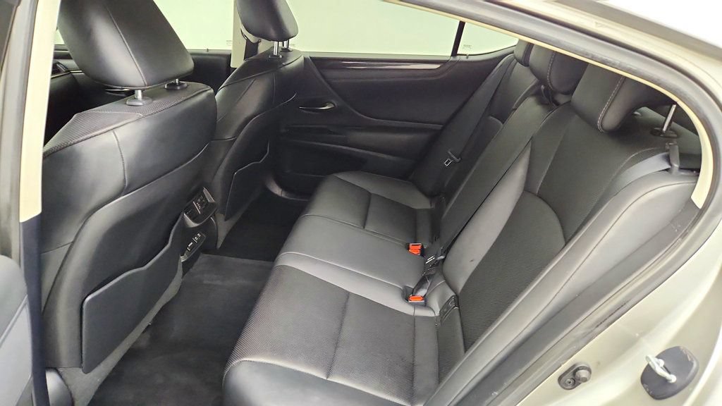 Used 2021 Lexus ES 250 w/ Accessory Package 2 AWD/4WD image 21