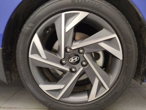 Used 2025 Hyundai Elantra Sport FWD image 31