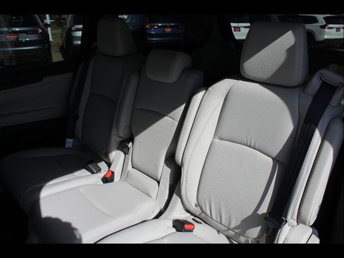 New 2026 Honda Odyssey EX-L image 8