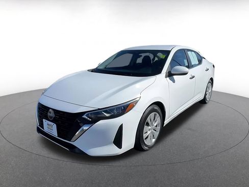 Used 2025 Nissan Sentra S image 7