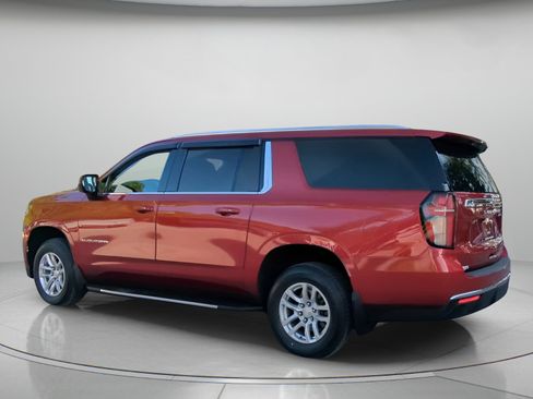Used 2021 Chevrolet Suburban LT RWD image 19