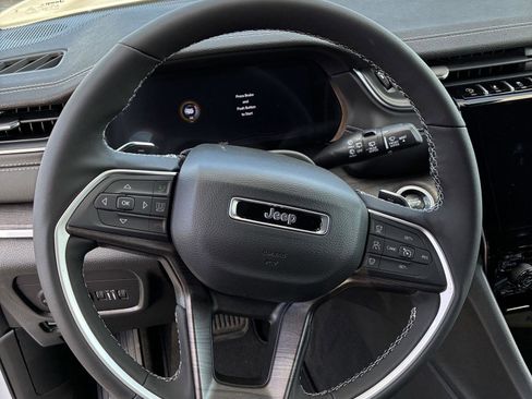 New 2025 Jeep Grand Cherokee L Limited w/ Black Appearance Package image 5