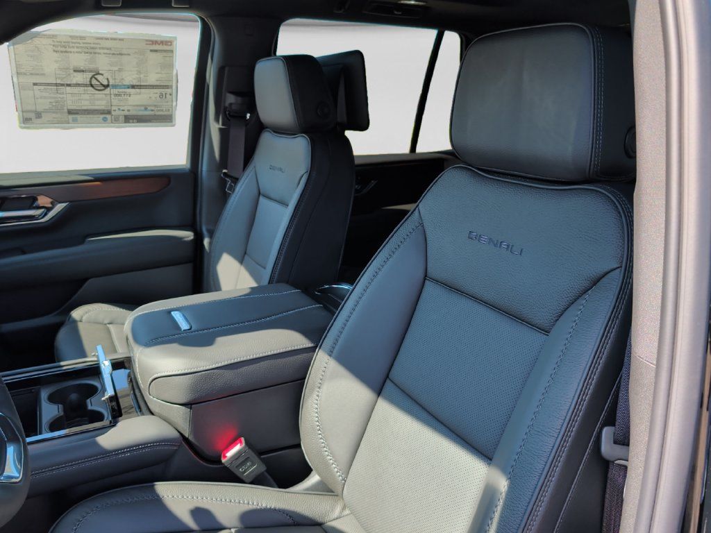 New 2026 GMC Yukon Denali w/ Denali Reserve Package AWD/4WD image 22