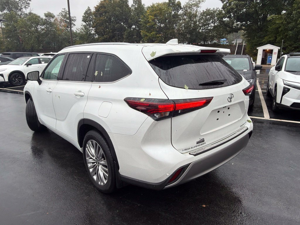 Used 2026 Toyota Highlander Platinum AWD/4WD image 7
