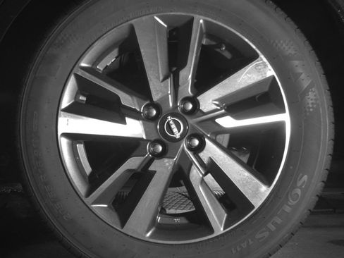 Used 2025 Nissan Versa SV FWD image 17