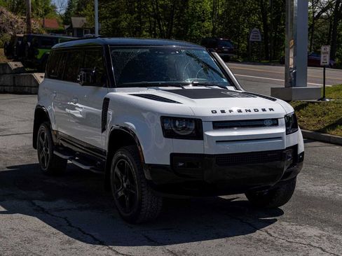 Used 2023 Land Rover Defender 110 X-Dynamic SE AWD/4WD image 3