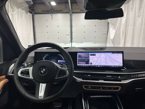 Used 2026 BMW X7 xDrive40i w/ M Sport Package image 17