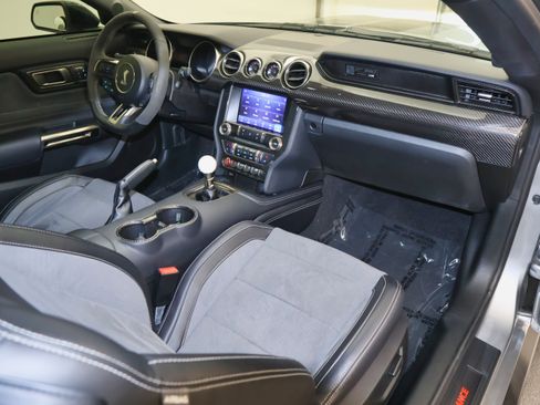 Used 2020 Ford Mustang Shelby GT350 w/ Technology Package image 29