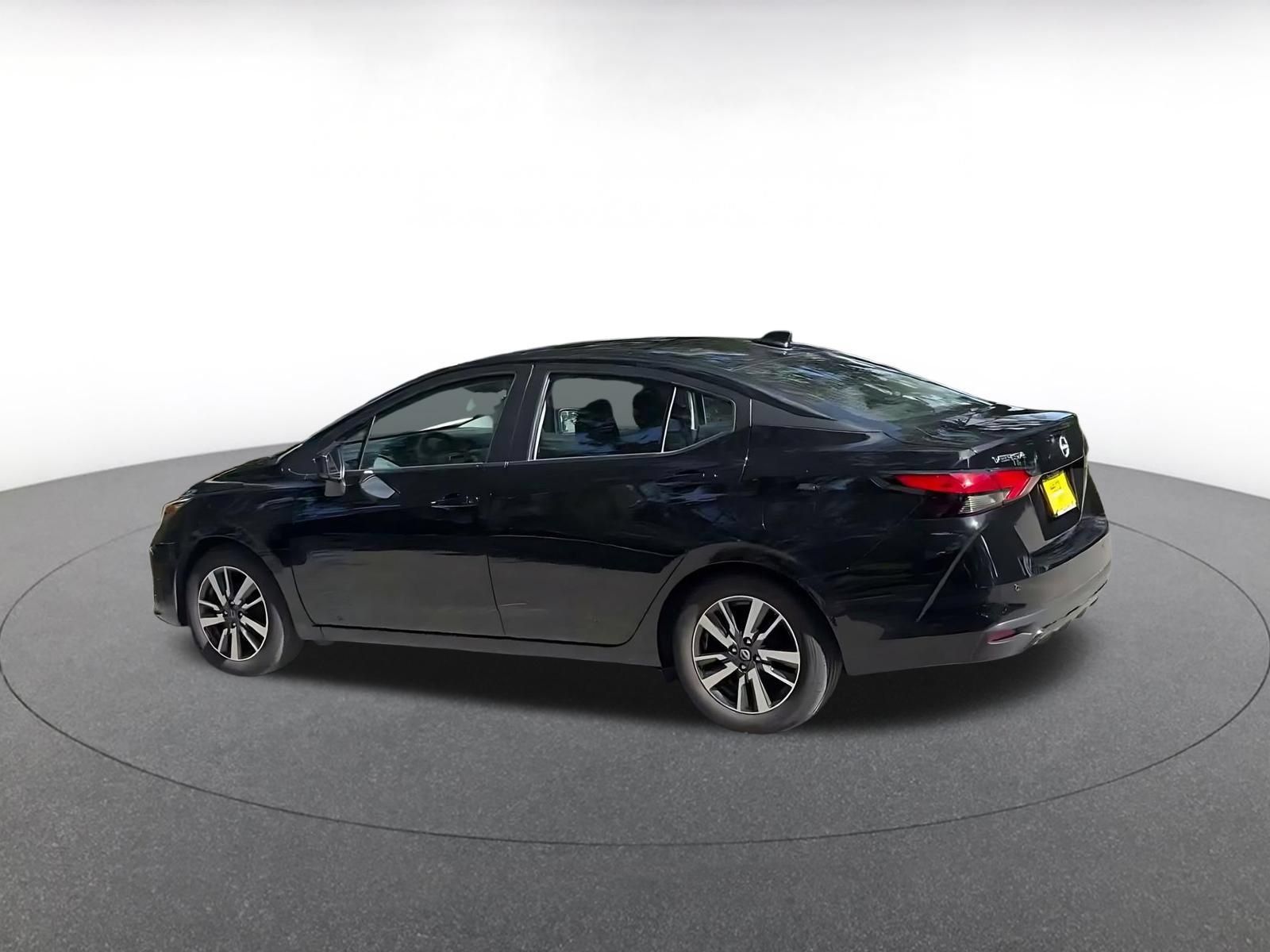 Used 2025 Nissan Versa SV FWD image 10
