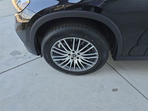 Used 2026 Mercedes-Benz GLC 300 4MATIC image 12