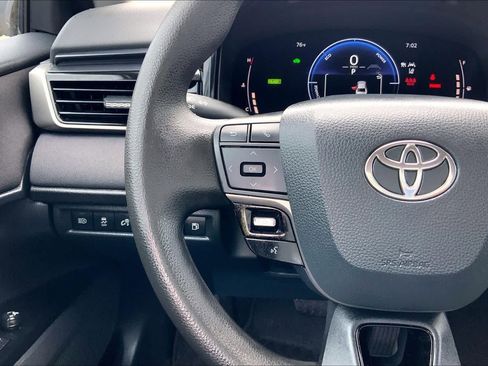 Used 2025 Toyota Camry LE w/ Convenience Package image 21