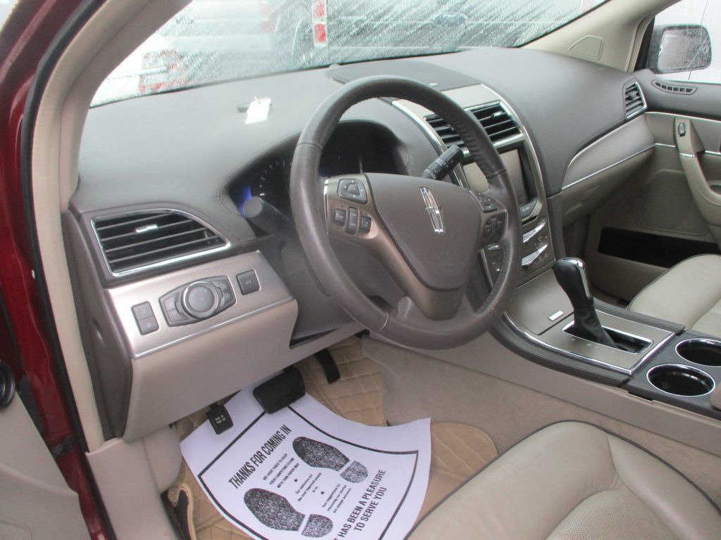 Used 2013 Lincoln MKX AWD image 9