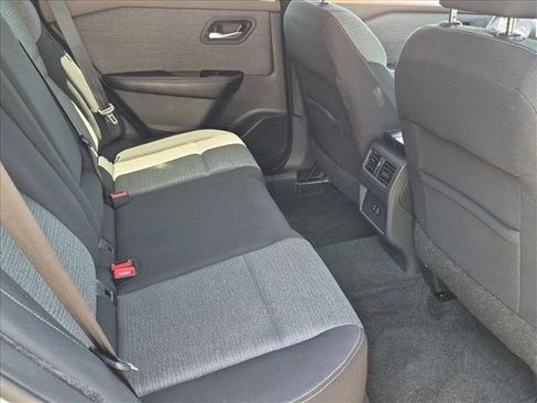 Used 2022 Nissan Rogue SV FWD image 19