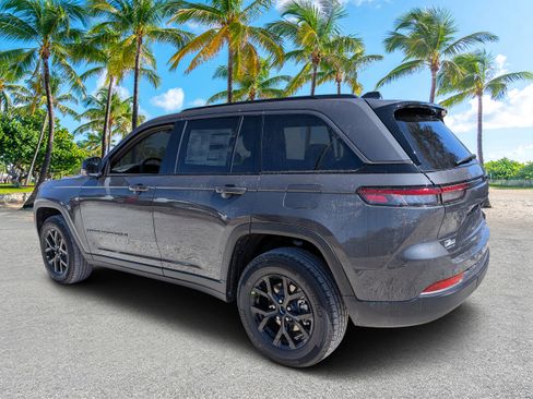 New 2026 Jeep Grand Cherokee Altitude RWD image 5