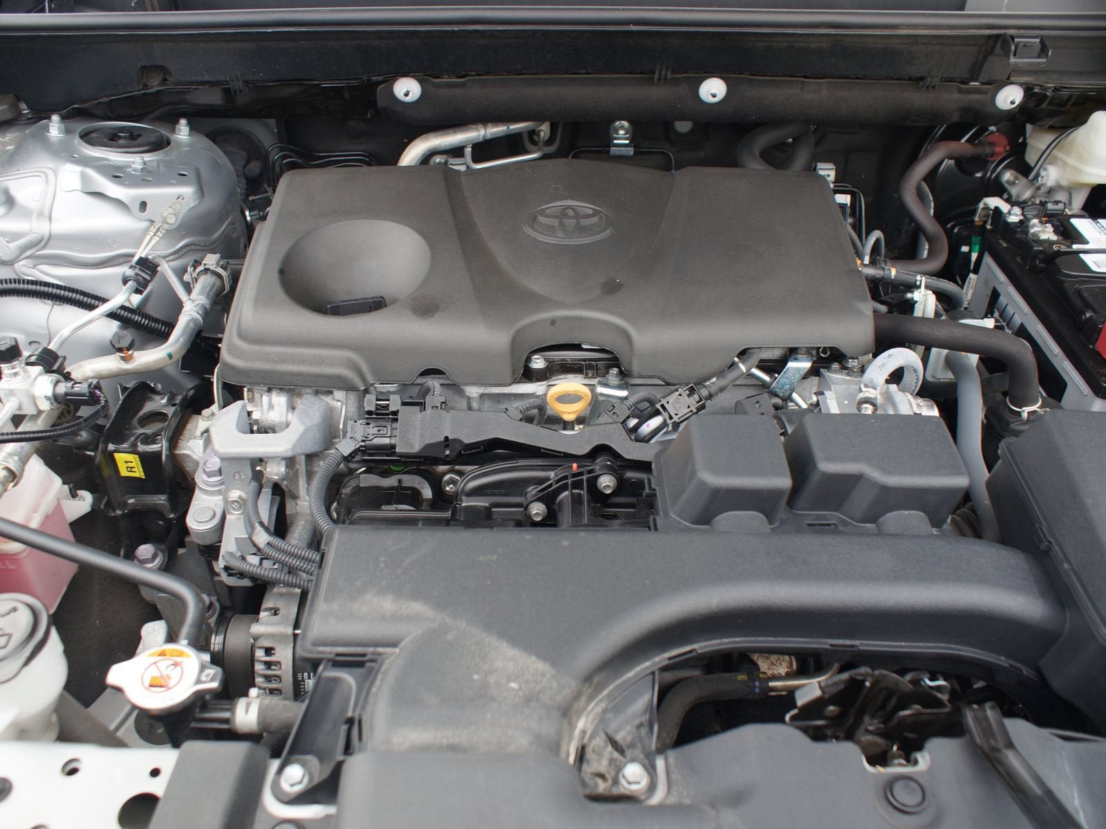Used 2025 Toyota RAV4 XLE AWD/4WD image 27
