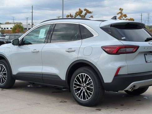 New 2026 Ford Escape SE image 3