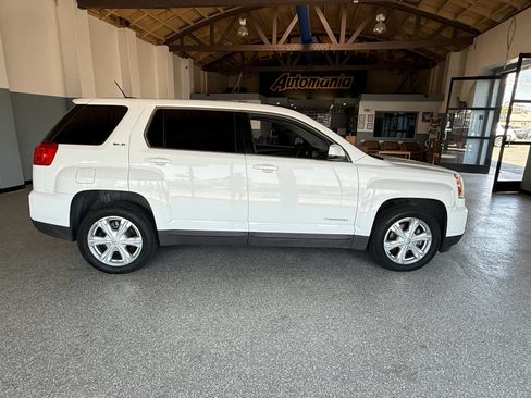 Used 2017 GMC Terrain SLE FWD image 8