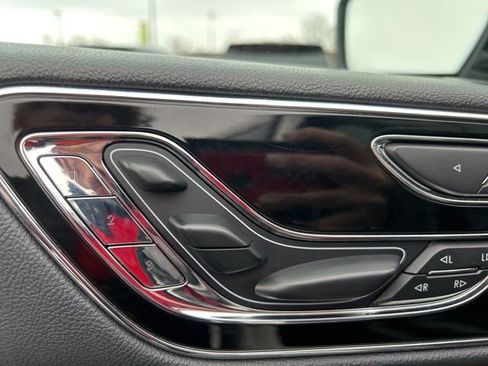 Used 2023 Lincoln Navigator Reserve image 16