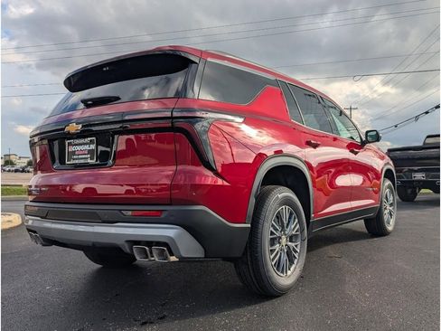 New 2026 Chevrolet Traverse LT w/ Driver Confidence Package image 7