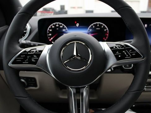 New 2025 Mercedes-Benz GLA 250 4MATIC image 23