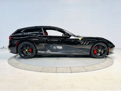 Used 2017 Ferrari GTC4Lusso AWD/4WD image 3