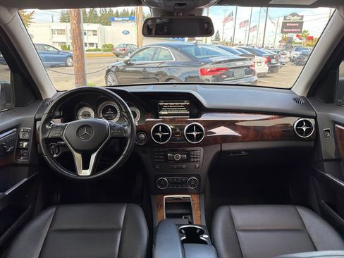 Used 2015 Mercedes-Benz GLK 350 4MATIC image 28