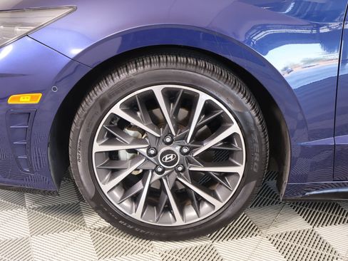 Used 2020 Hyundai Sonata Limited w/ Preferred Accessory Package FWD image 19