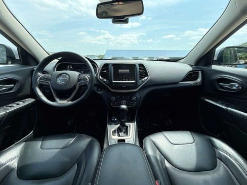 Used 2017 Jeep Cherokee Limited AWD/4WD image 12